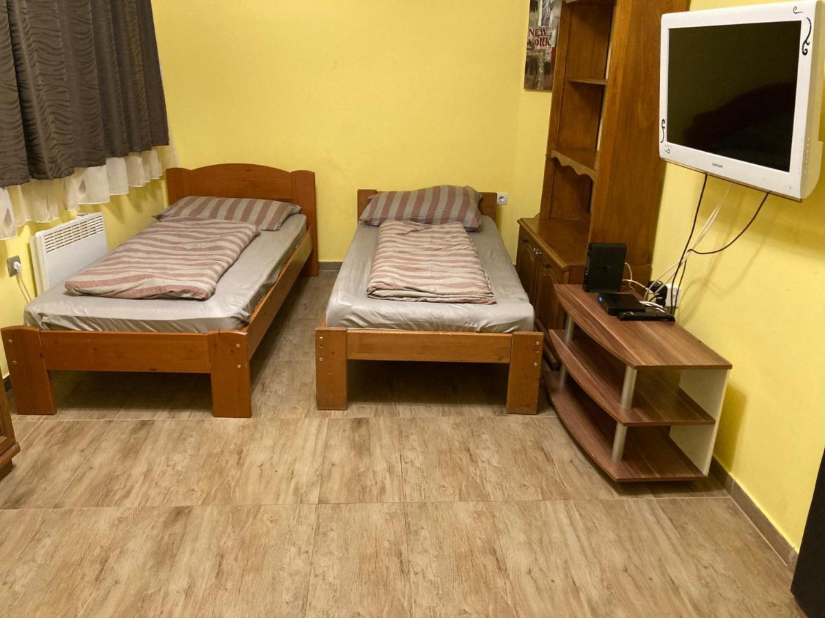 Roland Apartmant Zuglo Budapest Exterior photo